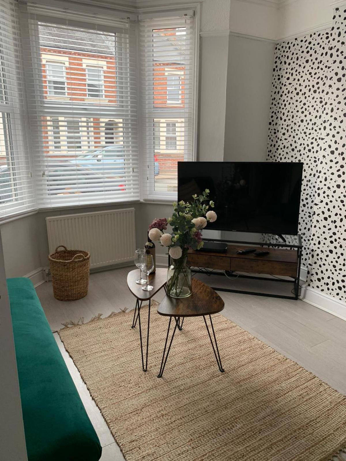 House Of Cosy Dots Villa Northampton Oda fotoğraf